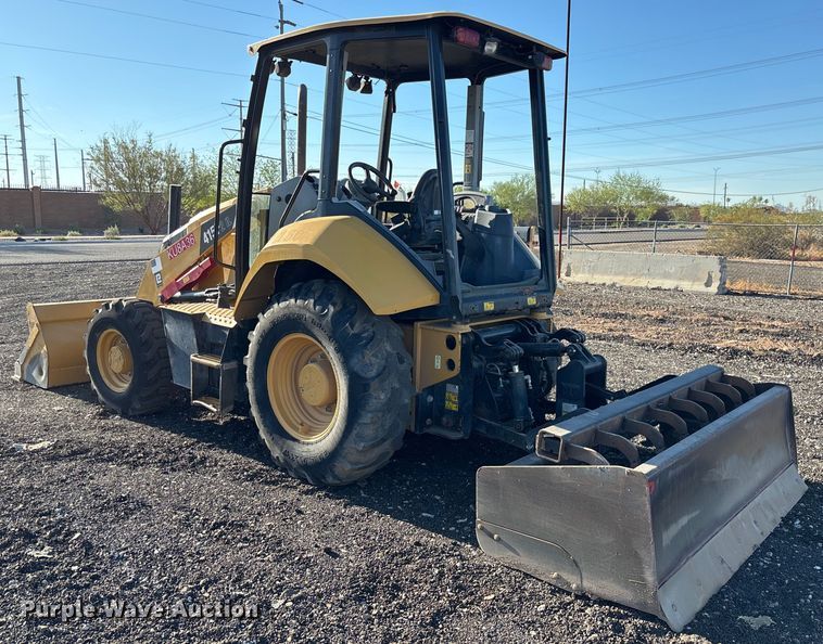 image for item EL6082 2018 Caterpillar 415F2 IL landscape tractor