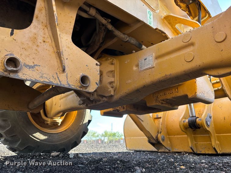 image for item EL6082 2018 Caterpillar 415F2 IL landscape tractor