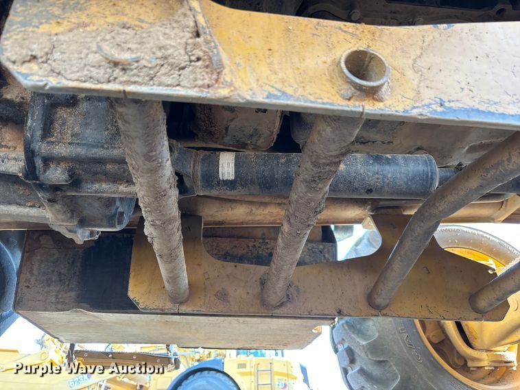 image for item EL6082 2018 Caterpillar 415F2 IL landscape tractor