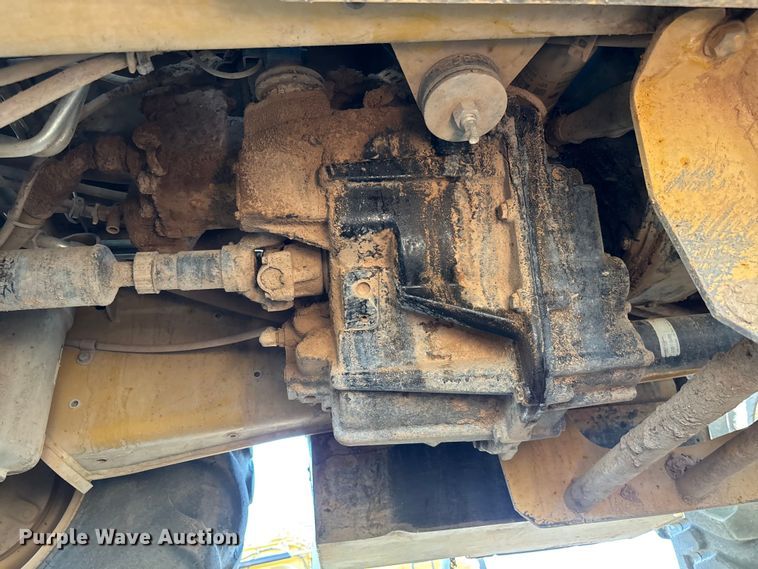 image for item EL6082 2018 Caterpillar 415F2 IL landscape tractor