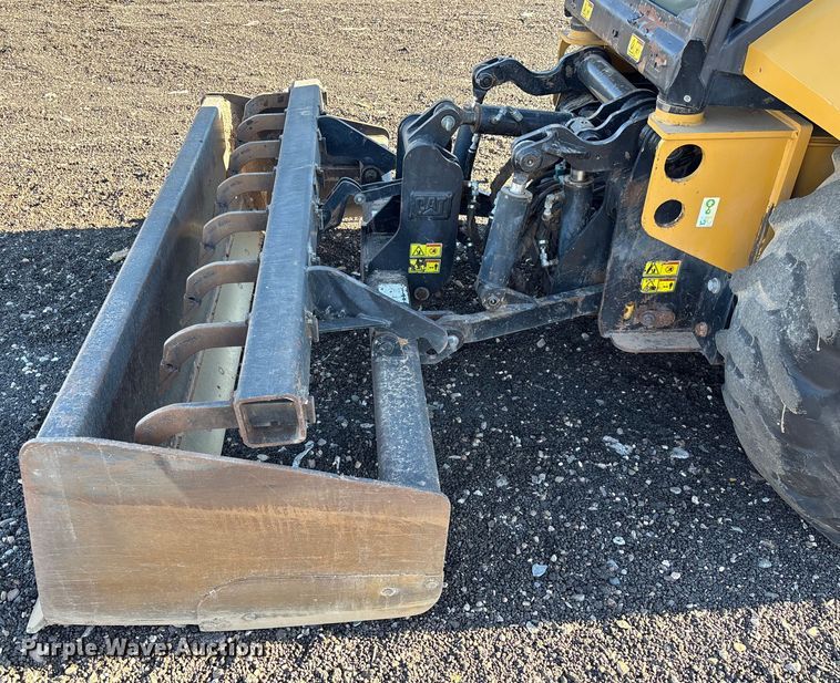 image for item EL6082 2018 Caterpillar 415F2 IL landscape tractor