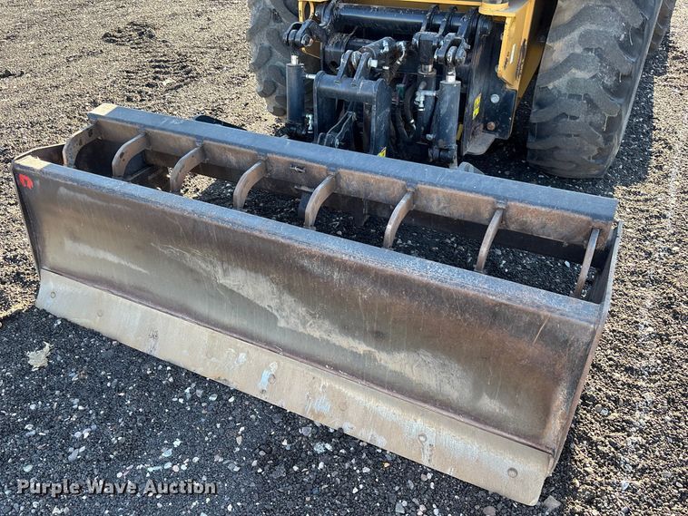 image for item EL6082 2018 Caterpillar 415F2 IL landscape tractor