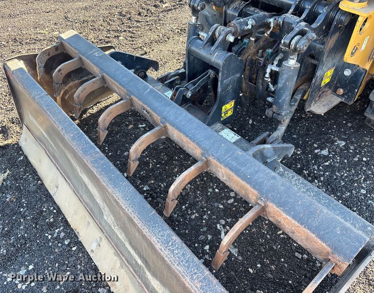 image for item EL6082 2018 Caterpillar 415F2 IL landscape tractor