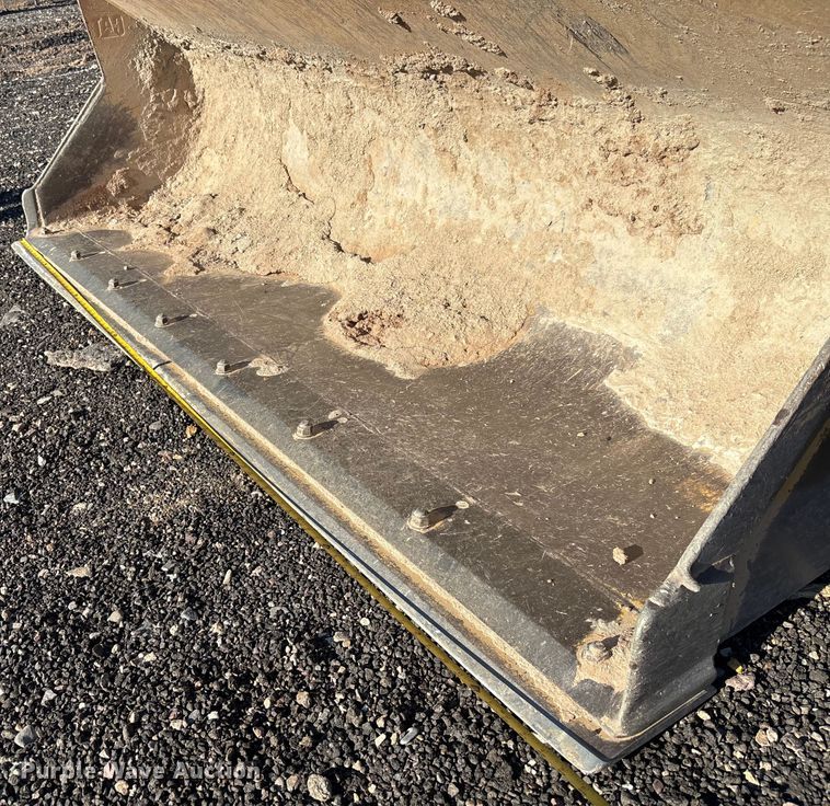 image for item EL6082 2018 Caterpillar 415F2 IL landscape tractor