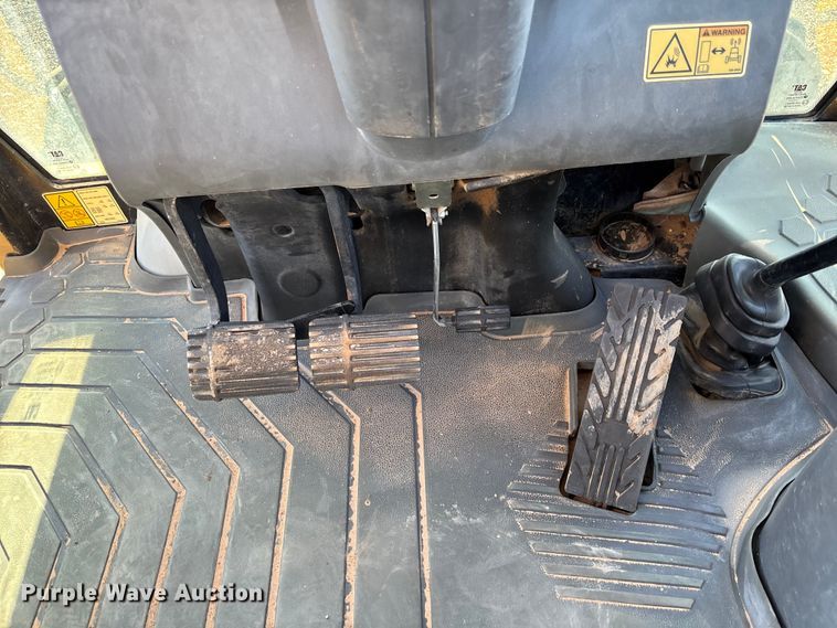 image for item EL6082 2018 Caterpillar 415F2 IL landscape tractor