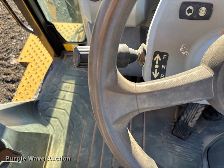 image for item EL6082 2018 Caterpillar 415F2 IL landscape tractor