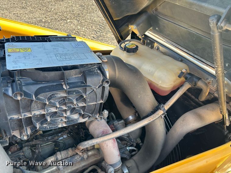 image for item EL6082 2018 Caterpillar 415F2 IL landscape tractor