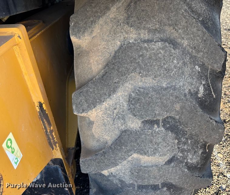 image for item EL6082 2018 Caterpillar 415F2 IL landscape tractor