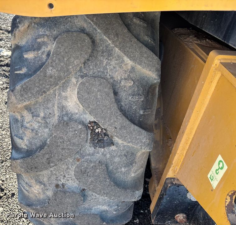 image for item EL6082 2018 Caterpillar 415F2 IL landscape tractor