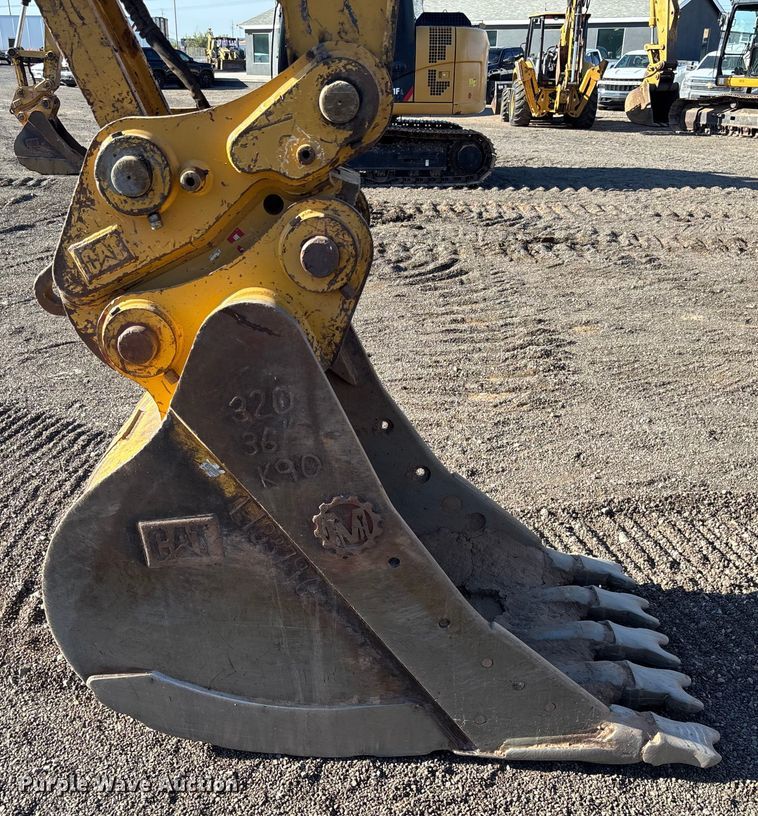 image for item EL6085 2018 Caterpillar 325FLCR excavator