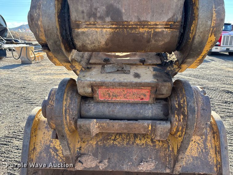 image for item EL6085 2018 Caterpillar 325FLCR excavator