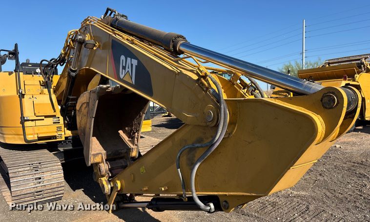image for item EL6085 2018 Caterpillar 325FLCR excavator