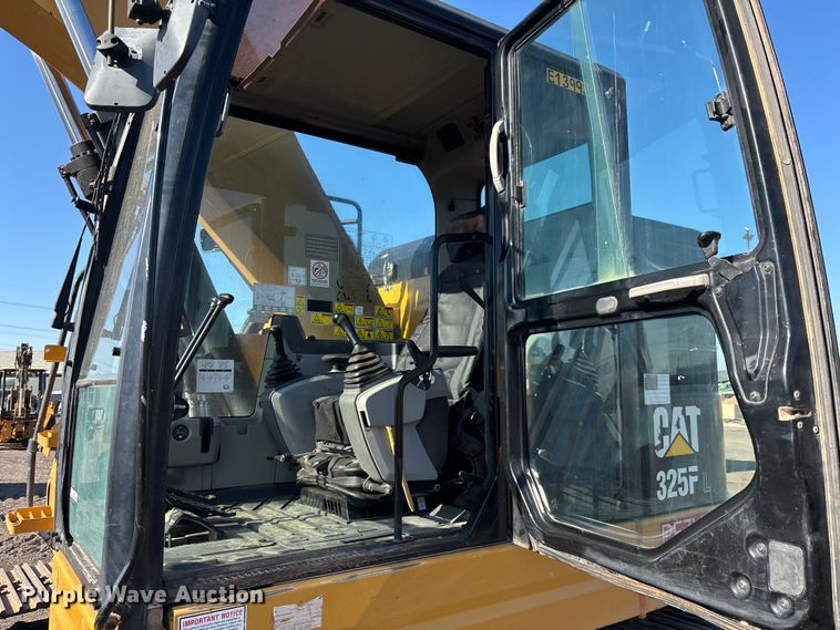 image for item EL6085 2018 Caterpillar 325FLCR excavator