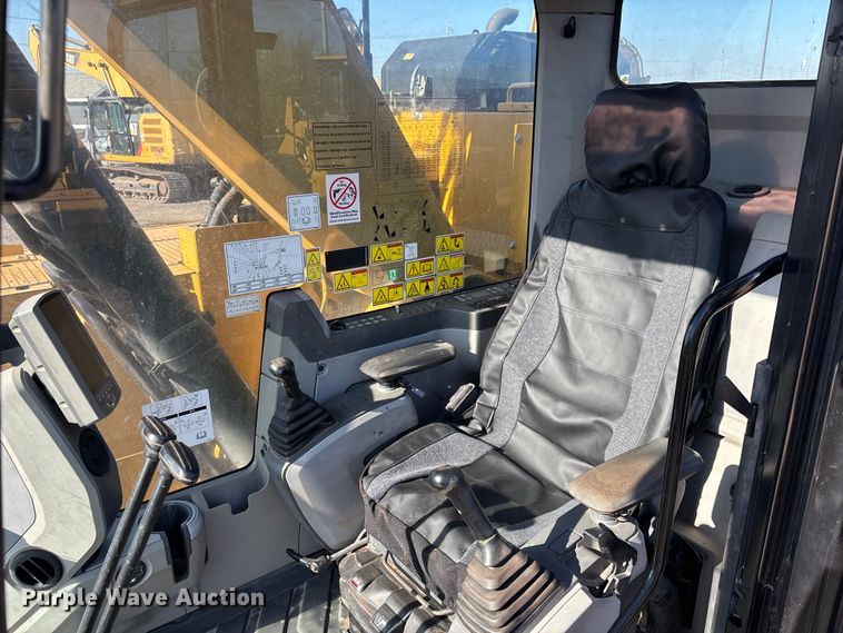 image for item EL6085 2018 Caterpillar 325FLCR excavator