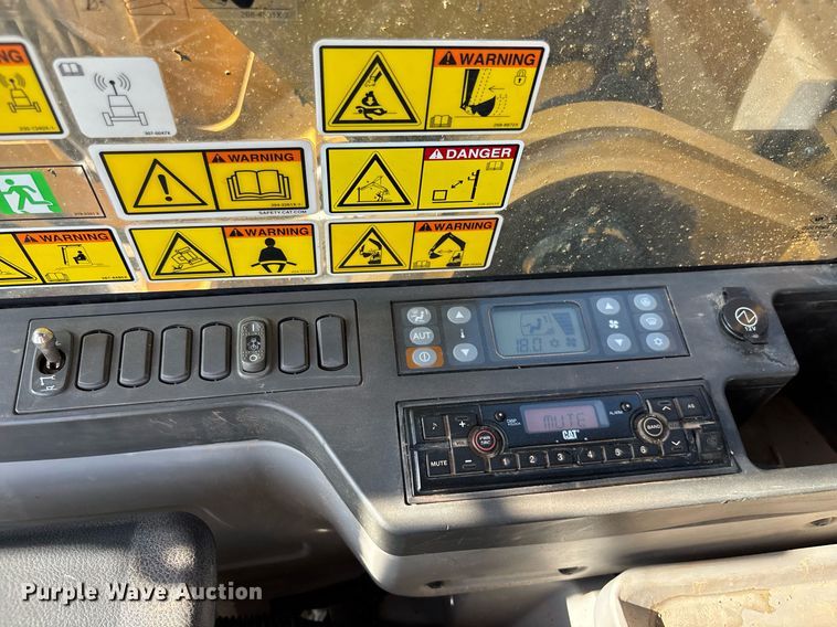 image for item EL6085 2018 Caterpillar 325FLCR excavator