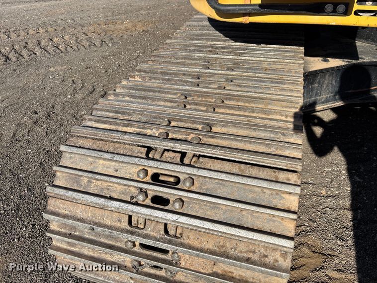 image for item EL6085 2018 Caterpillar 325FLCR excavator