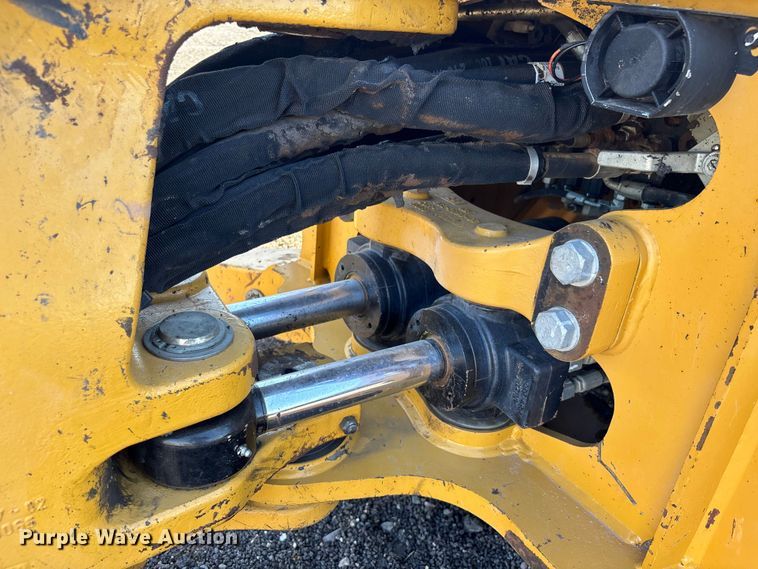 image for item EL6087 2019 Caterpillar 420F 2 IT backhoe