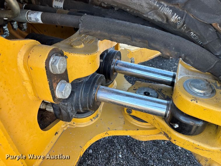 image for item EL6087 2019 Caterpillar 420F 2 IT backhoe