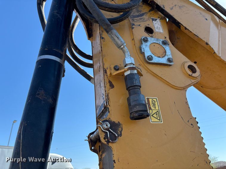 image for item EL6087 2019 Caterpillar 420F 2 IT backhoe