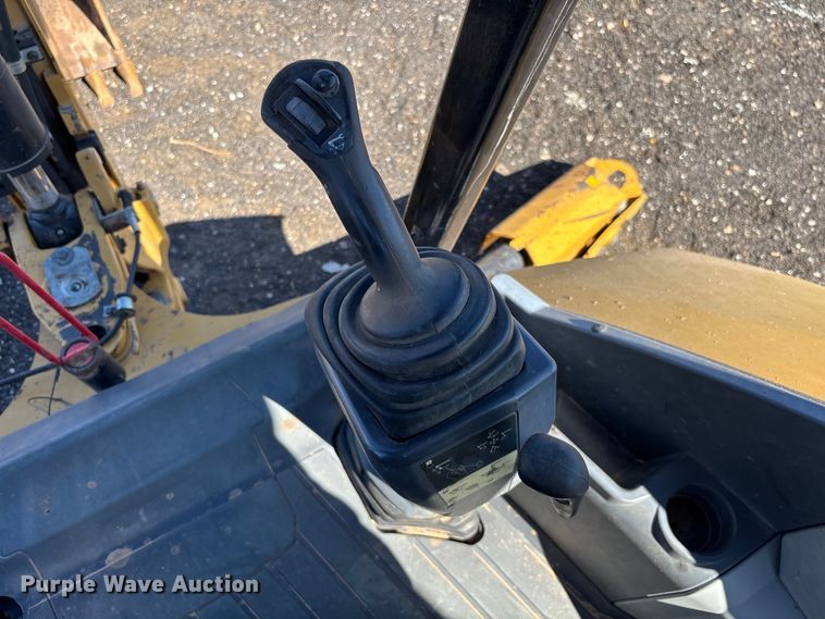 image for item EL6087 2019 Caterpillar 420F 2 IT backhoe