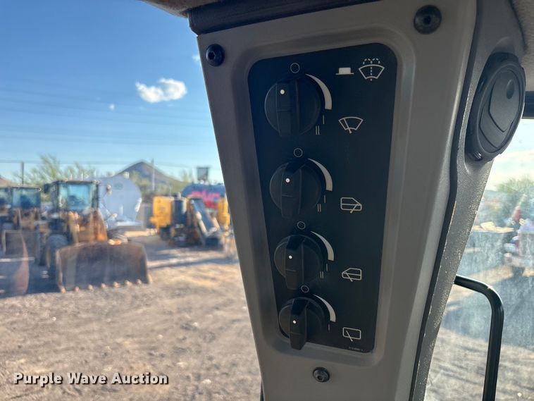 image for item EL6091 2020 Caterpillar D5 dozer