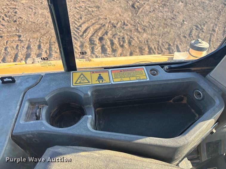 image for item EL6091 2020 Caterpillar D5 dozer