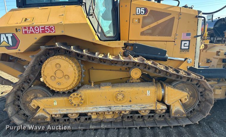 image for item EL6091 2020 Caterpillar D5 dozer
