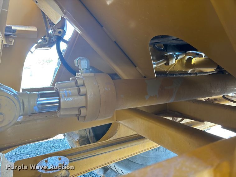 image for item EL6092 2022 Caterpillar 623K elevating scraper