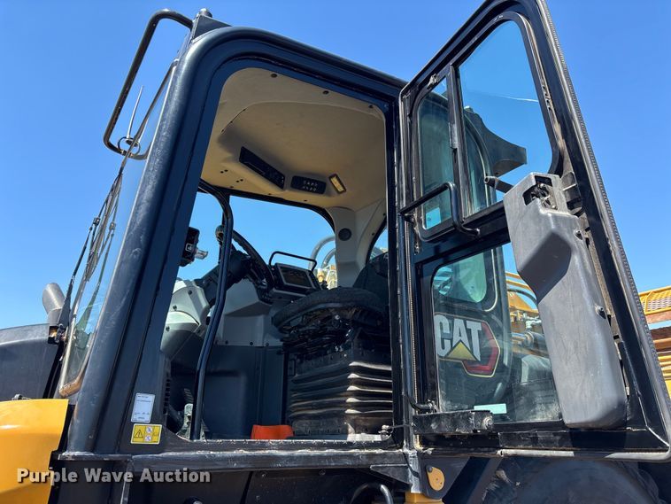 image for item EL6092 2022 Caterpillar 623K elevating scraper