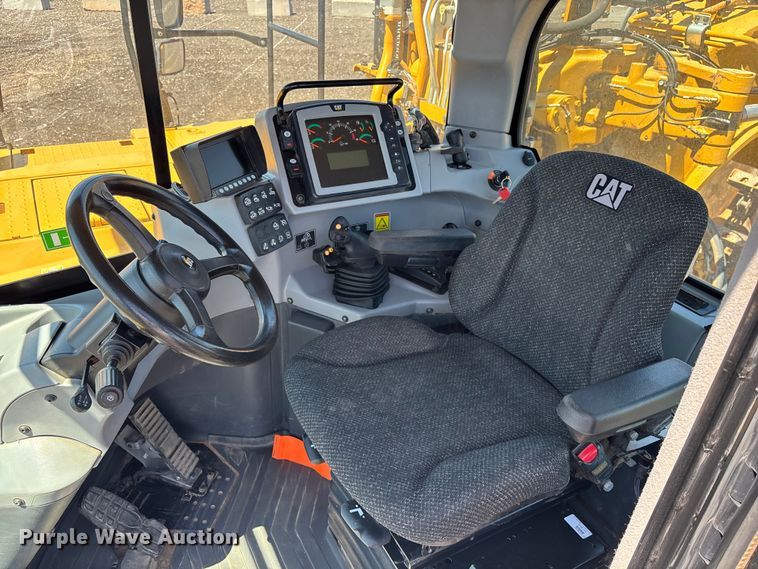 image for item EL6092 2022 Caterpillar 623K elevating scraper