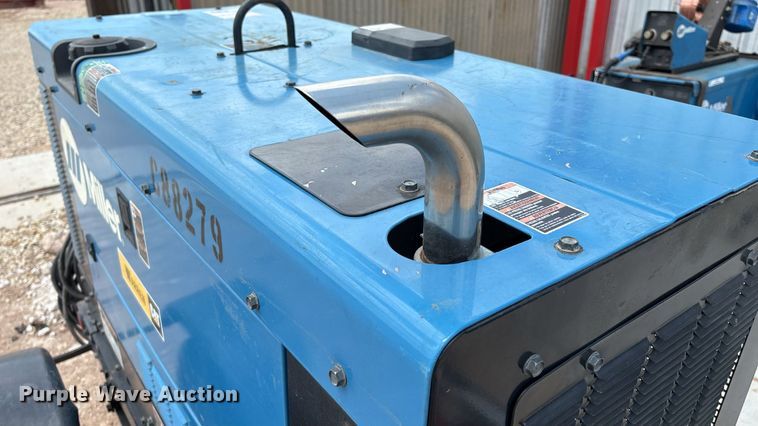 image for item EM0497 2018 Miller Big Blue 400 Pro welder/generator