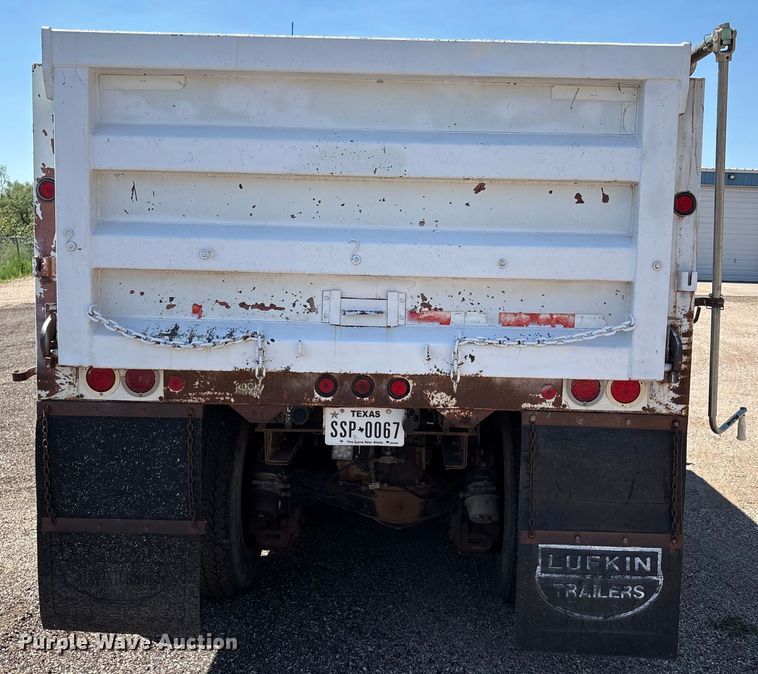 image for item EM0512 1984 Mack R686ST dump truck