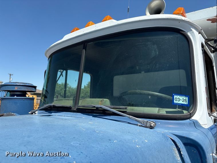 image for item EM0512 1984 Mack R686ST dump truck