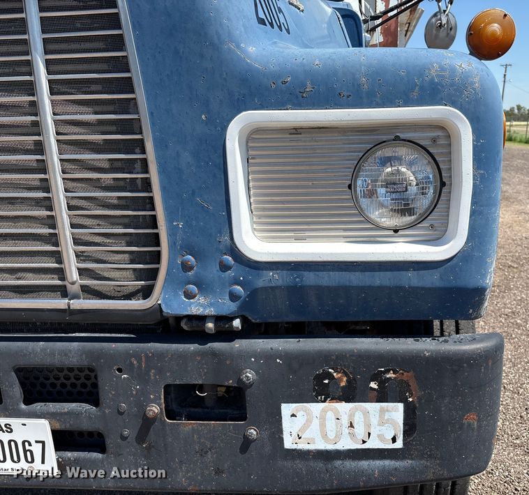 image for item EM0512 1984 Mack R686ST dump truck