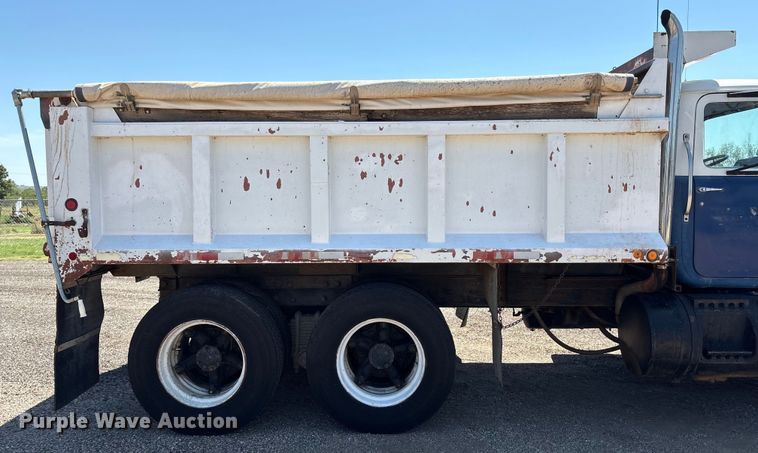 image for item EM0512 1984 Mack R686ST dump truck