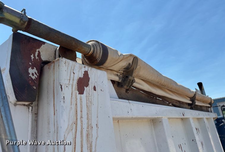 image for item EM0512 1984 Mack R686ST dump truck