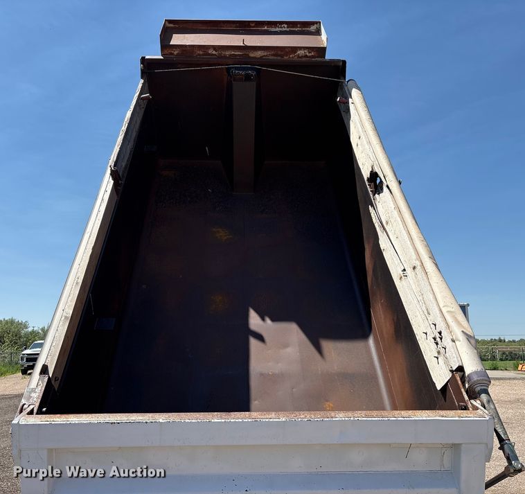 image for item EM0512 1984 Mack R686ST dump truck