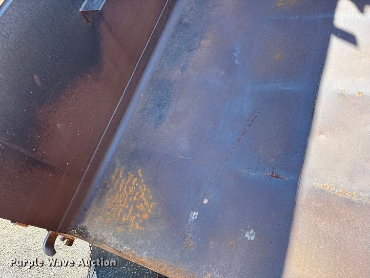 image for item EM0512 1984 Mack R686ST dump truck