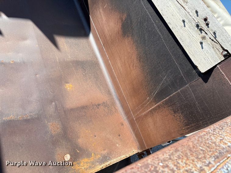 image for item EM0512 1984 Mack R686ST dump truck