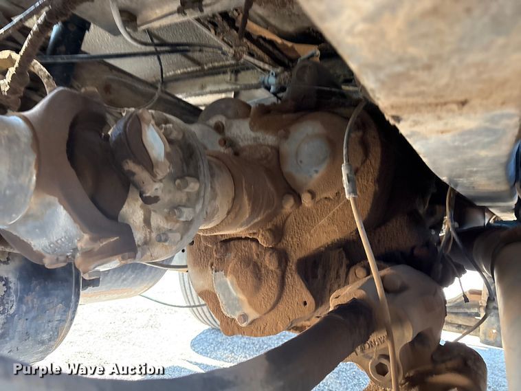 image for item EM0512 1984 Mack R686ST dump truck