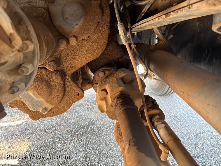 image for item EM0512 1984 Mack R686ST dump truck