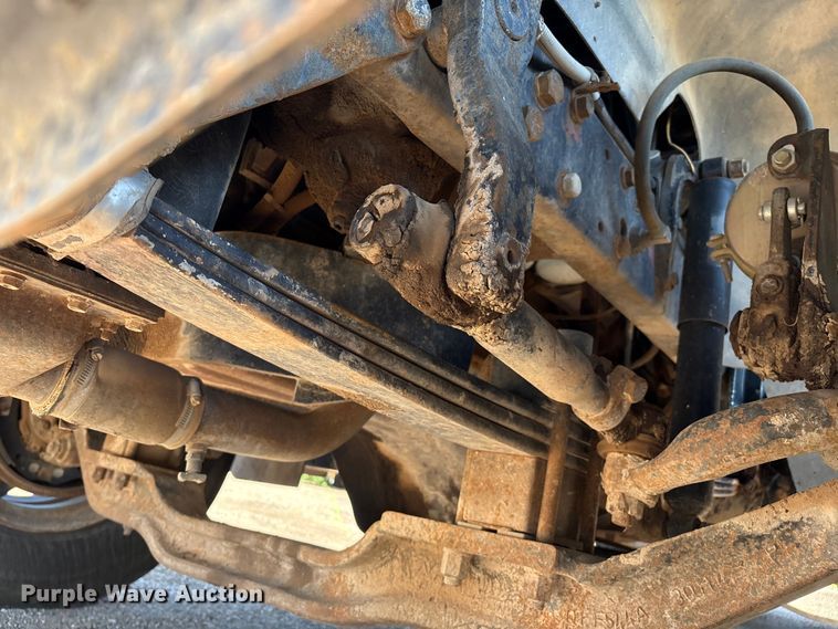 image for item EM0512 1984 Mack R686ST dump truck