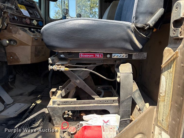 image for item EM0512 1984 Mack R686ST dump truck