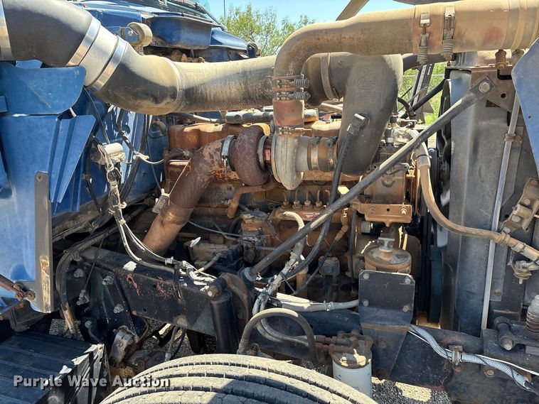 image for item EM0512 1984 Mack R686ST dump truck