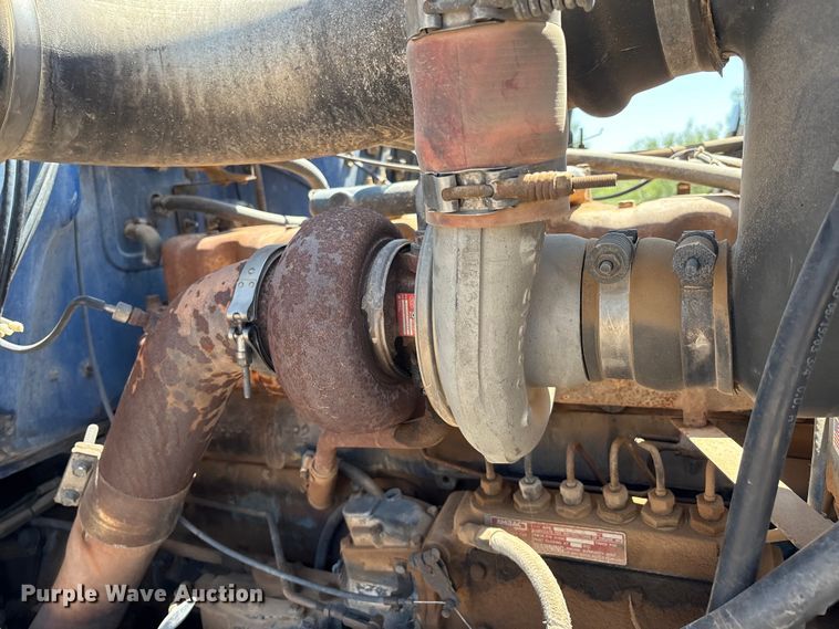 image for item EM0512 1984 Mack R686ST dump truck