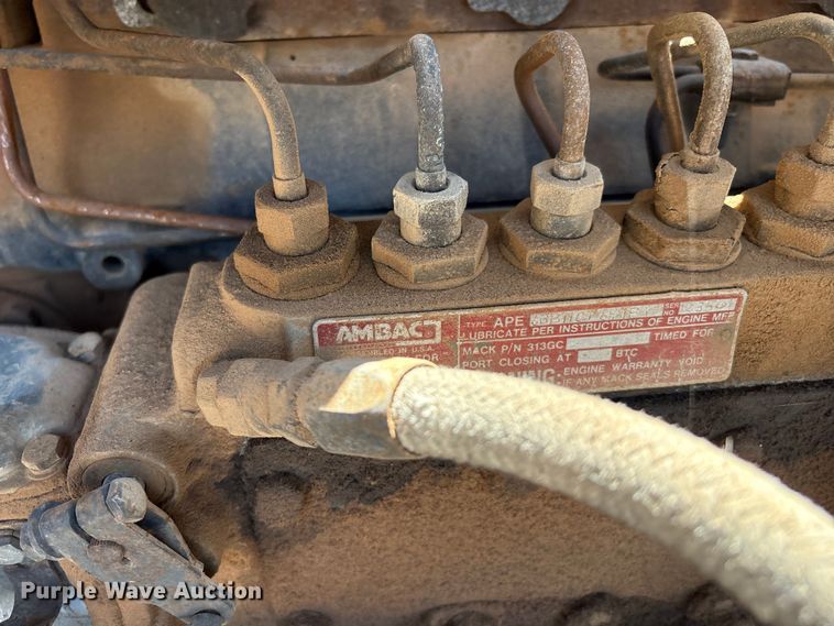 image for item EM0512 1984 Mack R686ST dump truck