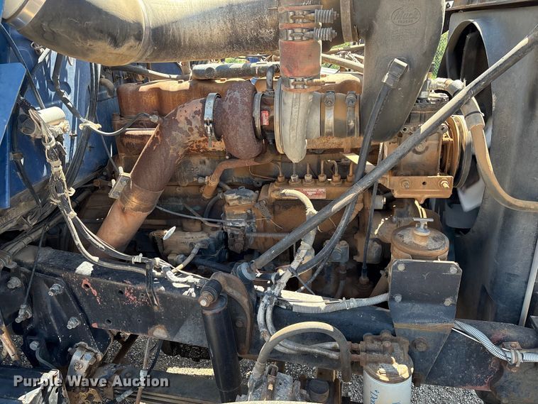 image for item EM0512 1984 Mack R686ST dump truck