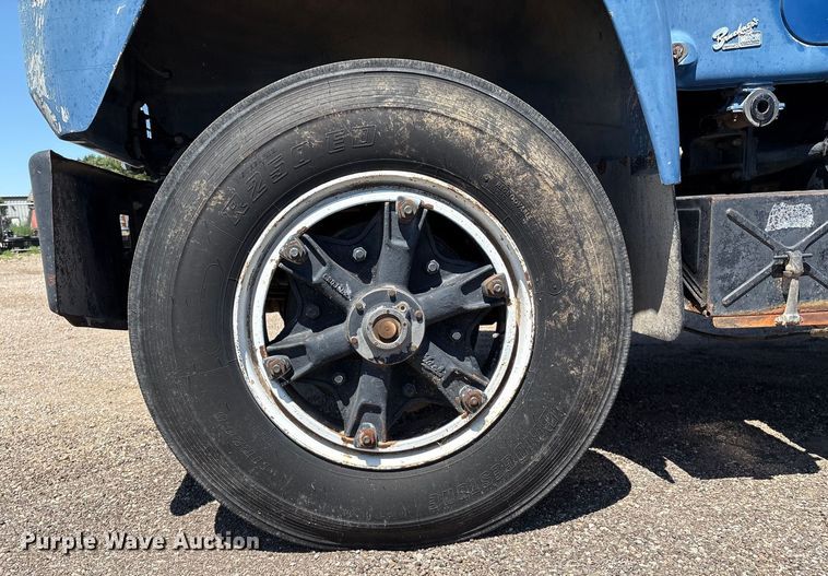 image for item EM0512 1984 Mack R686ST dump truck