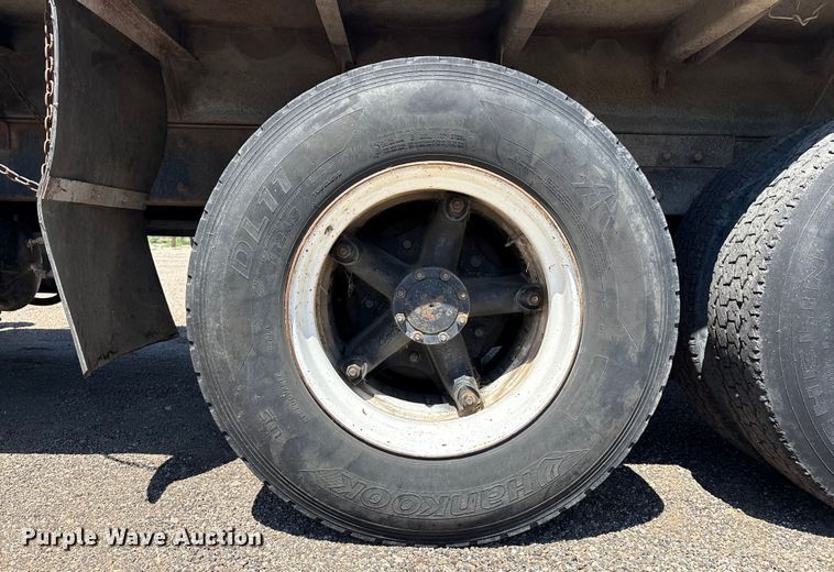 image for item EM0512 1984 Mack R686ST dump truck