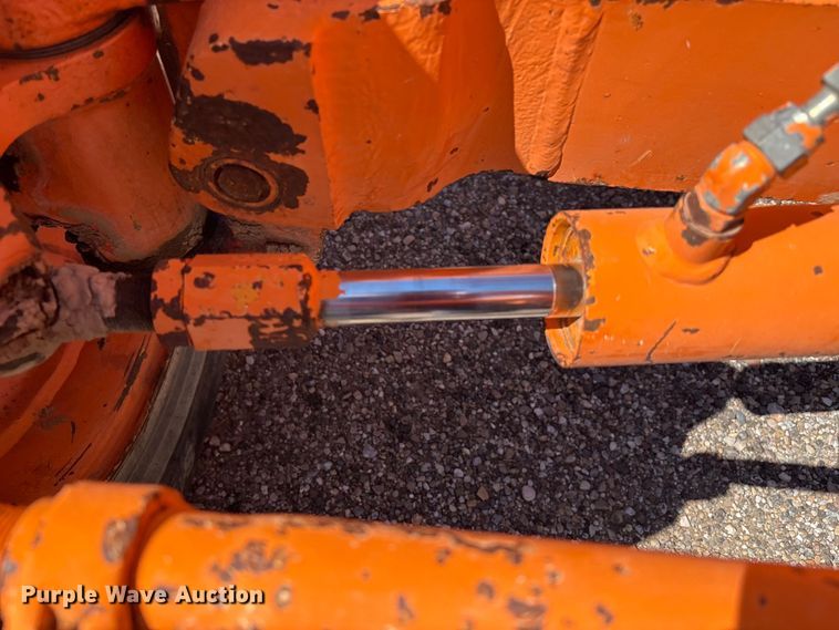 image for item EM0513 1998 Fiat-Allis FG65C motor grader